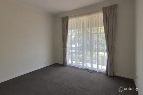 Property photo of 4 Hagen Drive Berwick VIC 3806