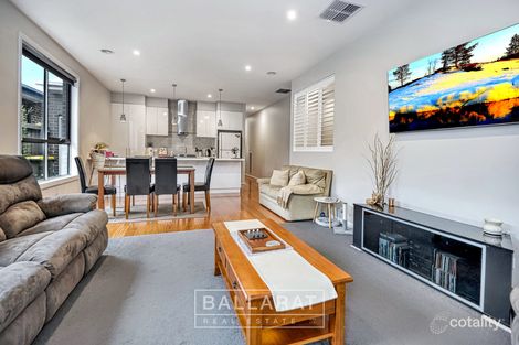 Property photo of 11 Regal Drive Alfredton VIC 3350