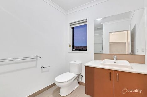 Property photo of 33 Combine Drive Truganina VIC 3029