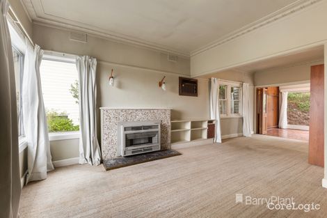 Property photo of 18 Greenbank Crescent Pascoe Vale South VIC 3044