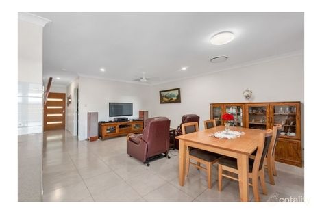 Property photo of 28 Shearer Crescent Kallangur QLD 4503