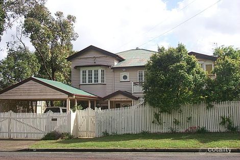 18 Tenth Ave, Kedron, QLD 4031