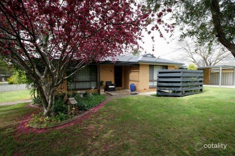 Property photo of 42 Walana Crescent Kooringal NSW 2650