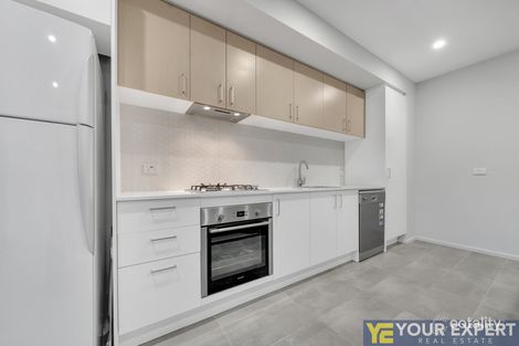 Property photo of 27 Goodenia Loop Cranbourne West VIC 3977