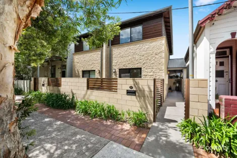 15b Emerald St, Hamilton North, NSW 2292