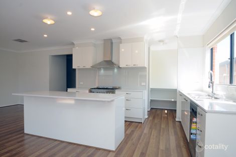 Property photo of 16 Elkedra Way Cranbourne North VIC 3977