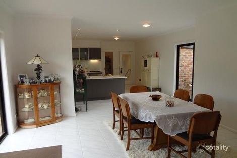 Property photo of 10 Roslyn Court Kennington VIC 3550