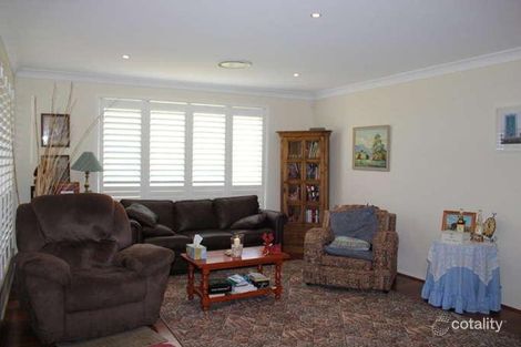 Property photo of 11A Golden Ash Drive Aberglasslyn NSW 2320