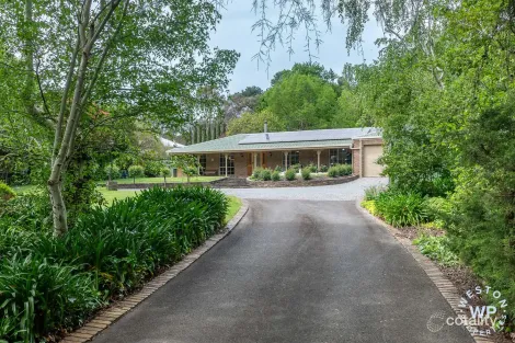 24 BERNHARDT CRES, HAHNDORF, SA 5245
