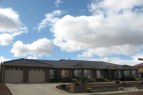 27 Castlewellan Bvd, Hillside, VIC 3037