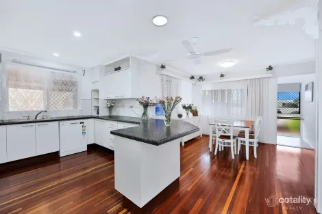 Property photo of 11 Baker Street Kepnock QLD 4670