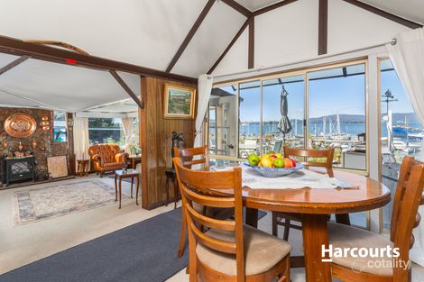 Property photo of 126 Flinders Street Beauty Point TAS 7270