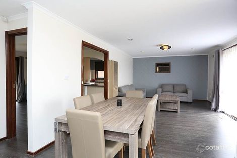Property photo of 5 Balnarring Drive Kings Park VIC 3021