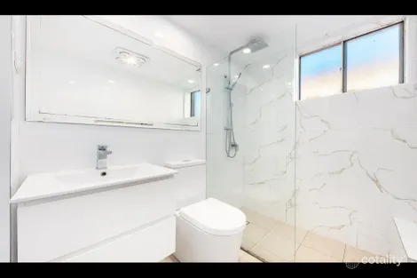 Property photo of 2/12 Grafton Crescent Dee Why NSW 2099