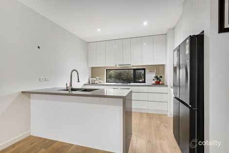 Property photo of 52 Collier Court Strathmore Heights VIC 3041