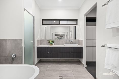 Property photo of 112 Greenview Avenue South Ripley QLD 4306