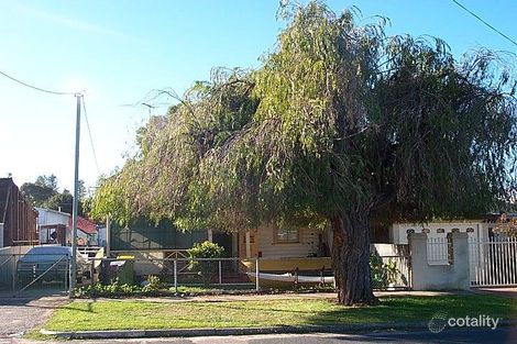 4 Fifth Ave, Beaconsfield, WA 6162