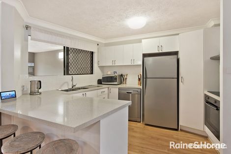 Property photo of 2/13 Vectis Street Norman Park QLD 4170
