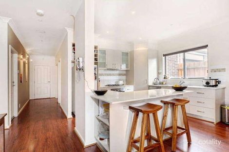 Property photo of 9 Ultimo Walk Taylors Hill VIC 3037