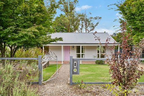 18 Cook Rd, Wentworth Falls, NSW 2782