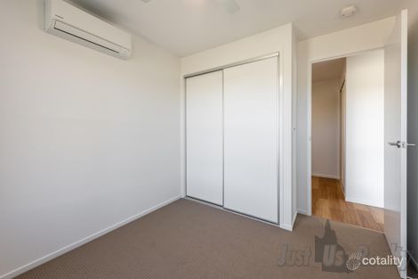 Property photo of 15 Wren Place Branyan QLD 4670