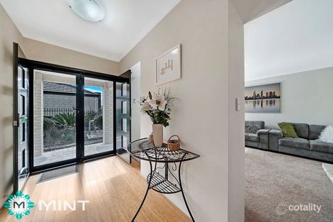 Property photo of 8 Katsura Gardens Lake Coogee WA 6166