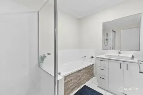 Property photo of 44 Baden Jones Way North Booval QLD 4304