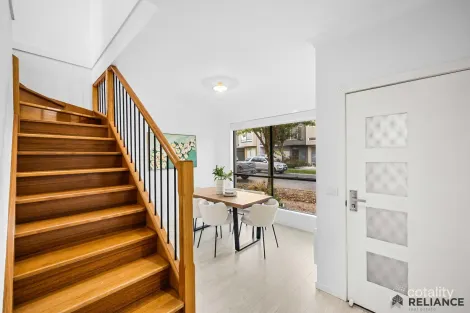 Property photo of 17 Brunswick Crescent Craigieburn VIC 3064