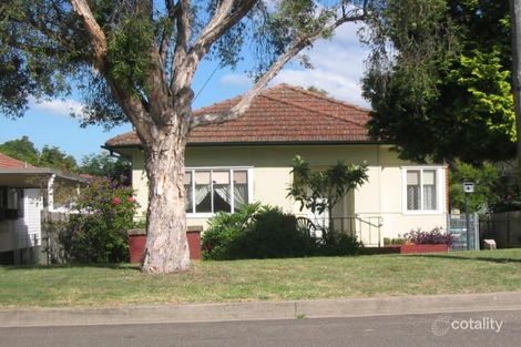 4 Harcourt Ave, East Hills, NSW 2213