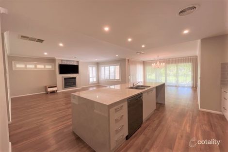 Property photo of 10 Jolimont Terrace Shepparton VIC 3630