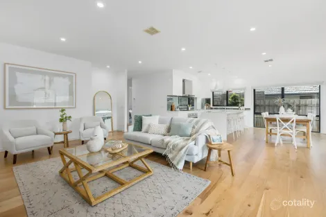 3/7 Campbell Gr, Dingley Village, VIC 3172