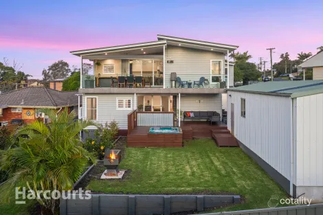 Property photo of 37 Flinders Avenue Kiama Downs NSW 2533