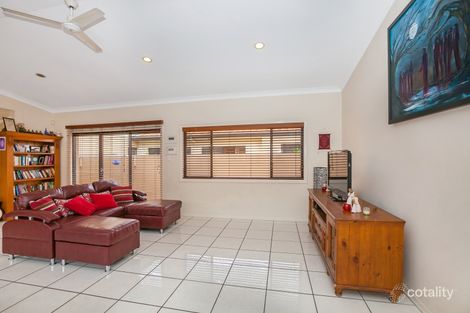Property photo of 541 Oyster Cove Promenade Helensvale QLD 4212