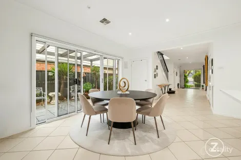 Property photo of 92 Fieldstone Boulevard Beaconsfield VIC 3807