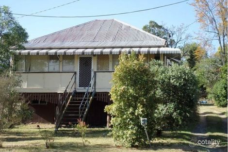 Property photo of 4 Willey Street Ipswich QLD 4305