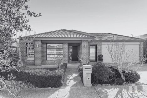 Property photo of 10 Dunraven Crescent Doreen VIC 3754