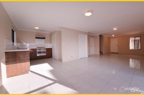 Property photo of 4/37 Stradbroke Gardens Ridgewood WA 6030