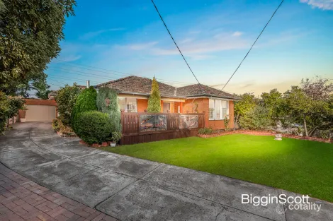 Property photo of 10 Risdon Drive Notting Hill VIC 3168