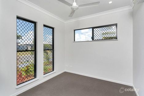 Property photo of 8 Fossilbrook Bend Trinity Park QLD 4879