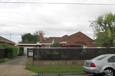 16 Wickham Gr, Strathmore, VIC 3041