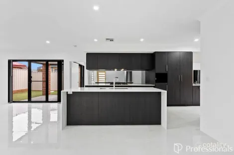 14 Setosa Dr, Forrestfield, WA 6058