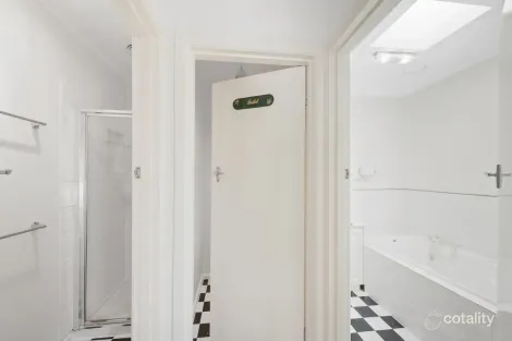 Property photo of 29 Lake Street Wendouree VIC 3355