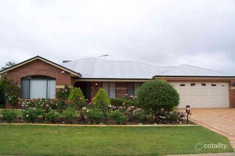 6 Seaton Ct, South Guildford, WA 6055