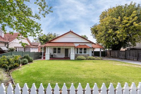 16 Queenslea Dr, Claremont, WA 6010