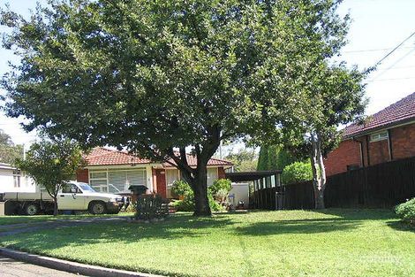 5 Jacqueline Cres, Greenacre, NSW 2190