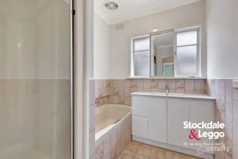 Property photo of 15 Eileen Street Hadfield VIC 3046