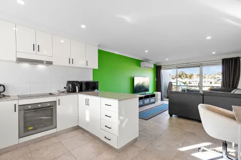 10/70 West Churchill Ave, Lake Coogee, WA 6166