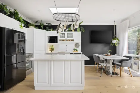 Property photo of 20 McGuire Crescent Williamstown VIC 3016