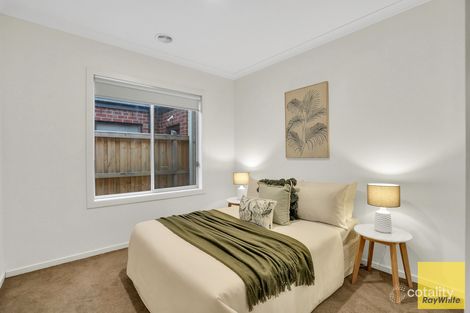 Property photo of 41 Dandelion Crescent Rockbank VIC 3335