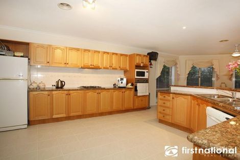 Property photo of 8 Biralee Court Berwick VIC 3806